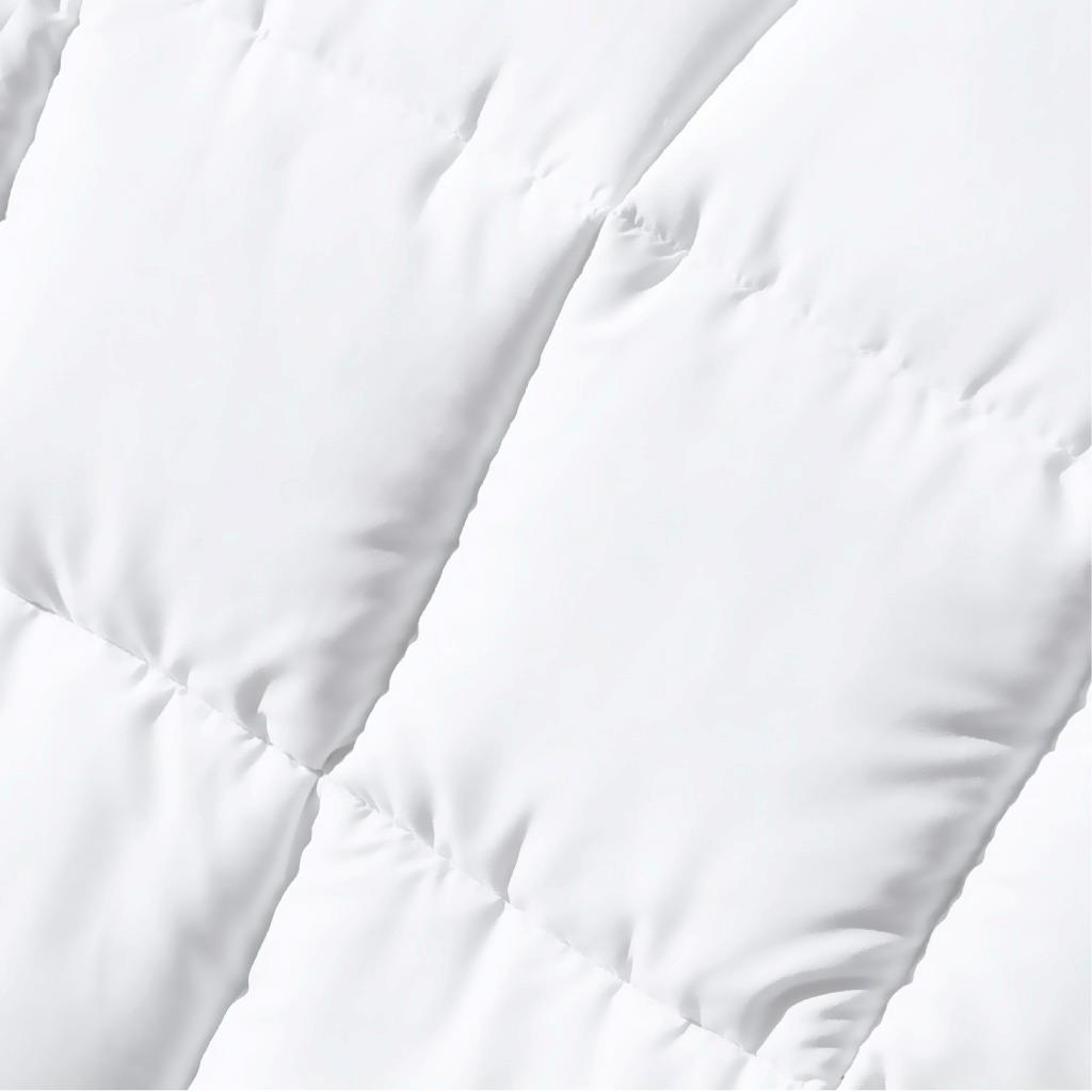 White 200GSM bamboo blend summer quilt in single size