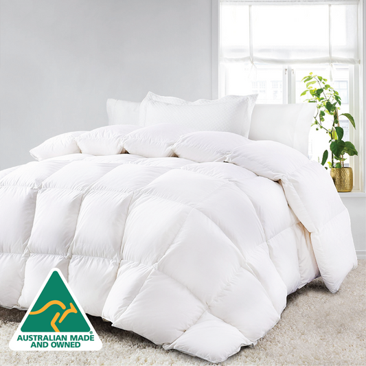 White 800GSM microfibre winter quilt in Double size